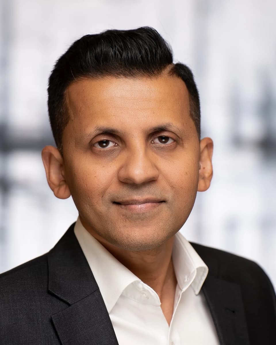 Portrait of Dr. Jez Mohideen